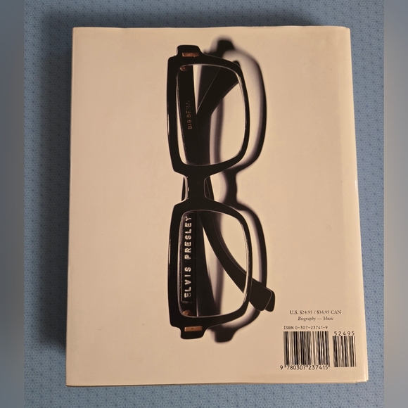 Elvis by the Presleys 2005 Book - Picture 6 of 6